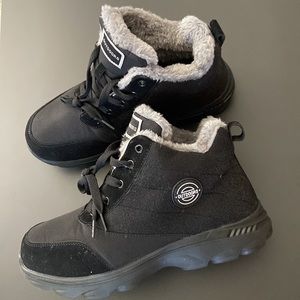 Faux fur lined snow boots